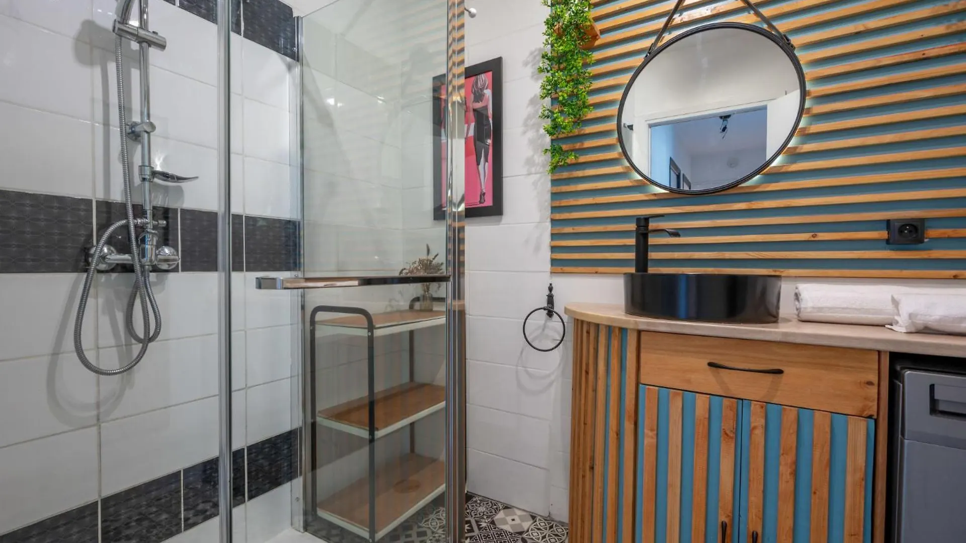 Apartment Les Cyclades By Interhome Antibes